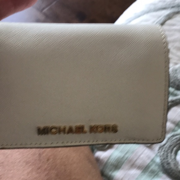 EUC Michael Kors authentic handbag with matching wallet, dust bag and adj strap - Picture 10 of 16